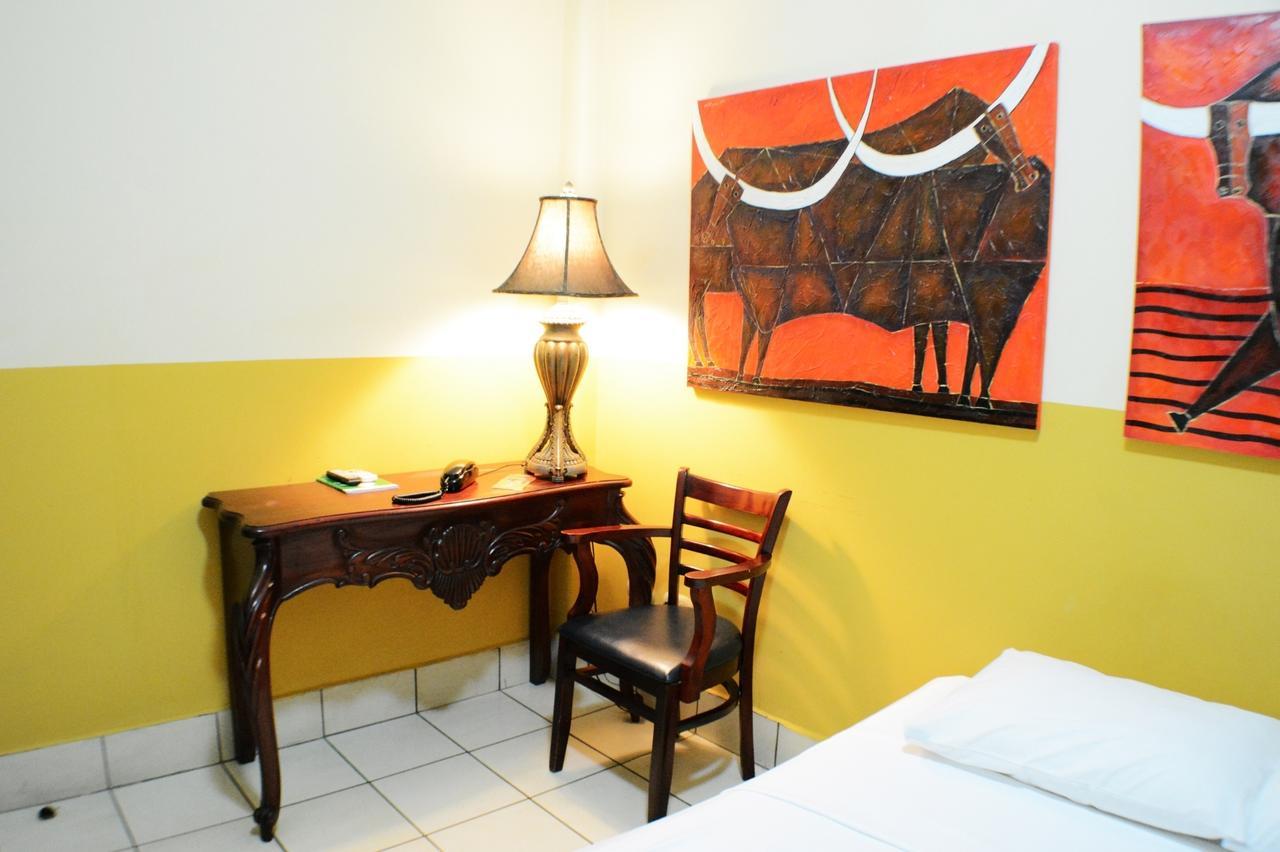 Hotel Los Balcones De Chinandega Room photo