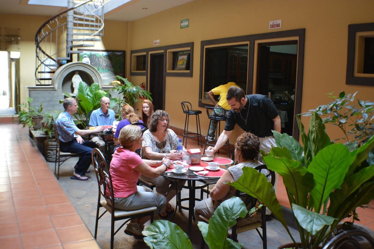Hotel Los Balcones De Chinandega Exterior photo
