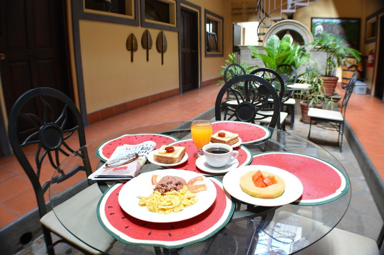 Hotel Los Balcones De Chinandega Exterior photo