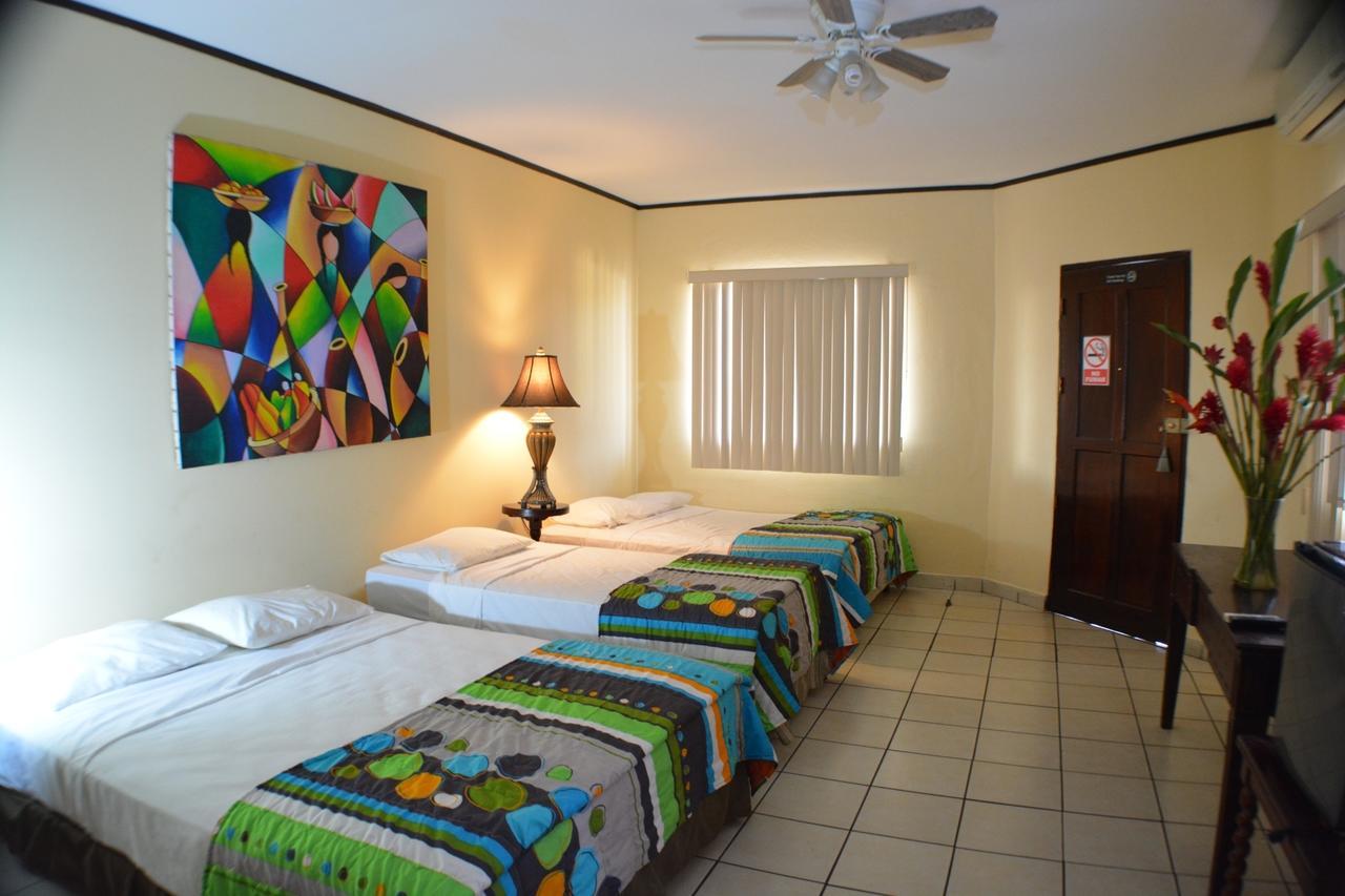 Hotel Los Balcones De Chinandega Exterior photo