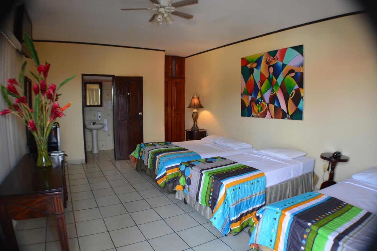 Hotel Los Balcones De Chinandega Exterior photo