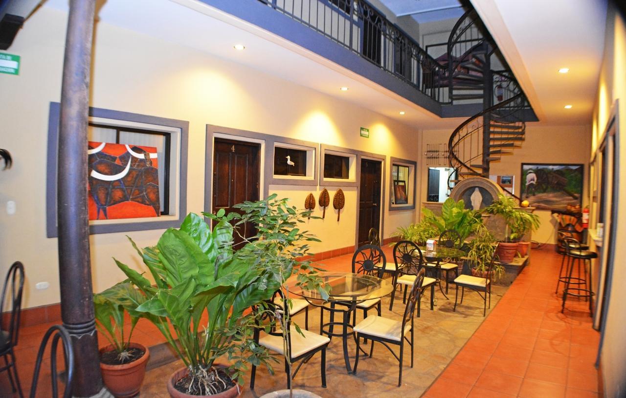 Hotel Los Balcones De Chinandega Exterior photo