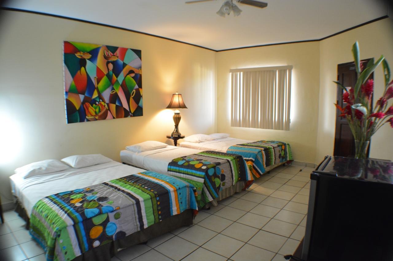 Hotel Los Balcones De Chinandega Exterior photo