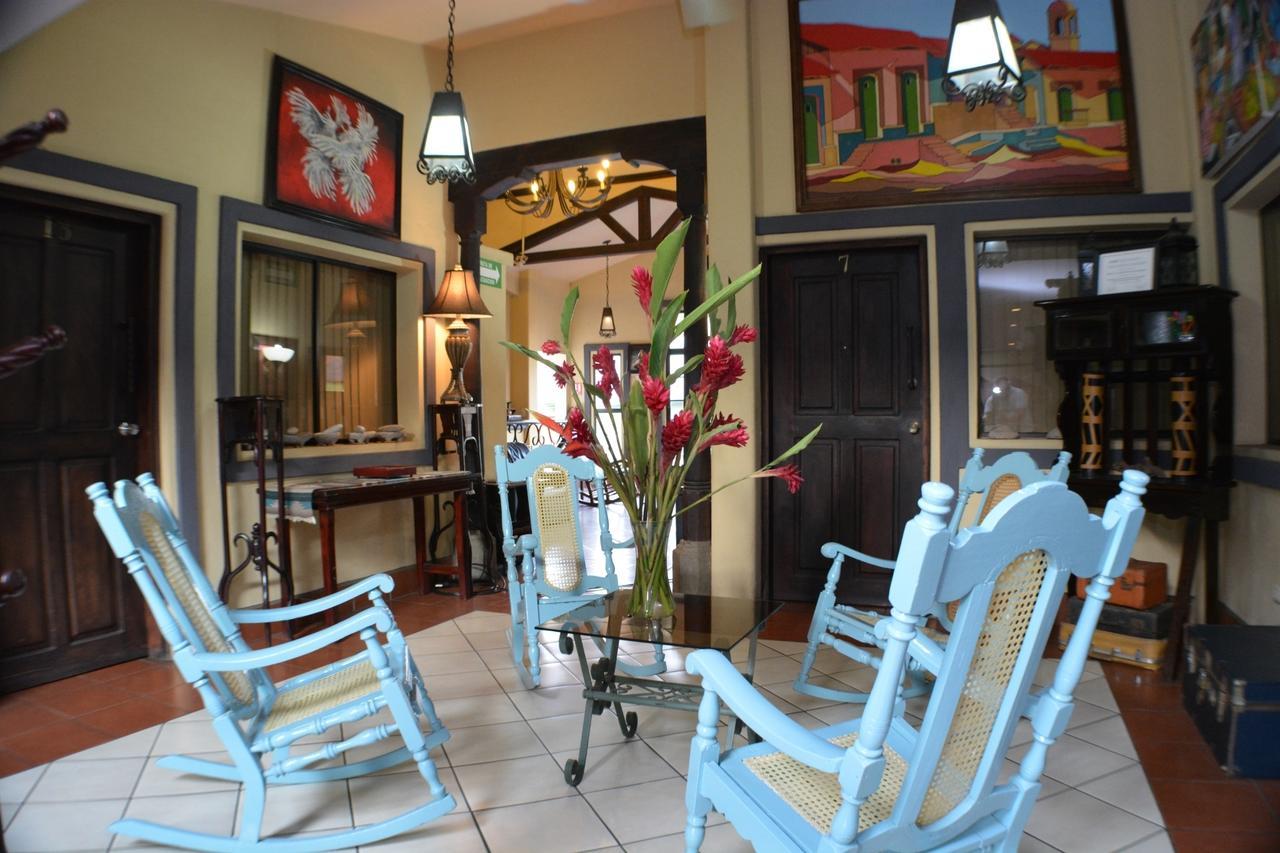 Hotel Los Balcones De Chinandega Exterior photo