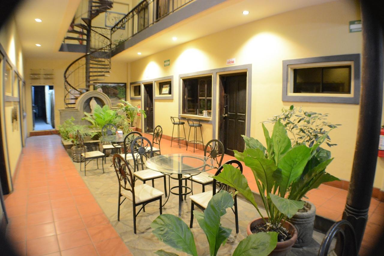 Hotel Los Balcones De Chinandega Exterior photo