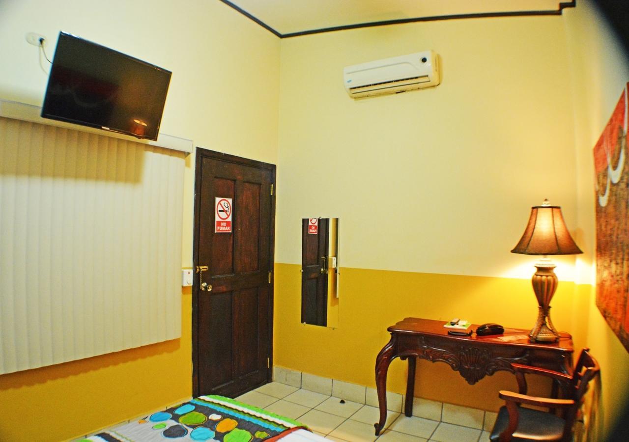 Hotel Los Balcones De Chinandega Room photo