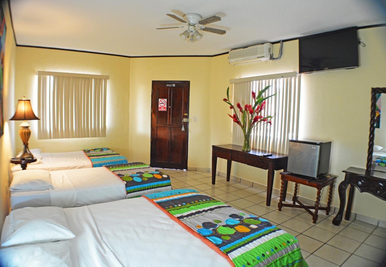 Hotel Los Balcones De Chinandega Room photo