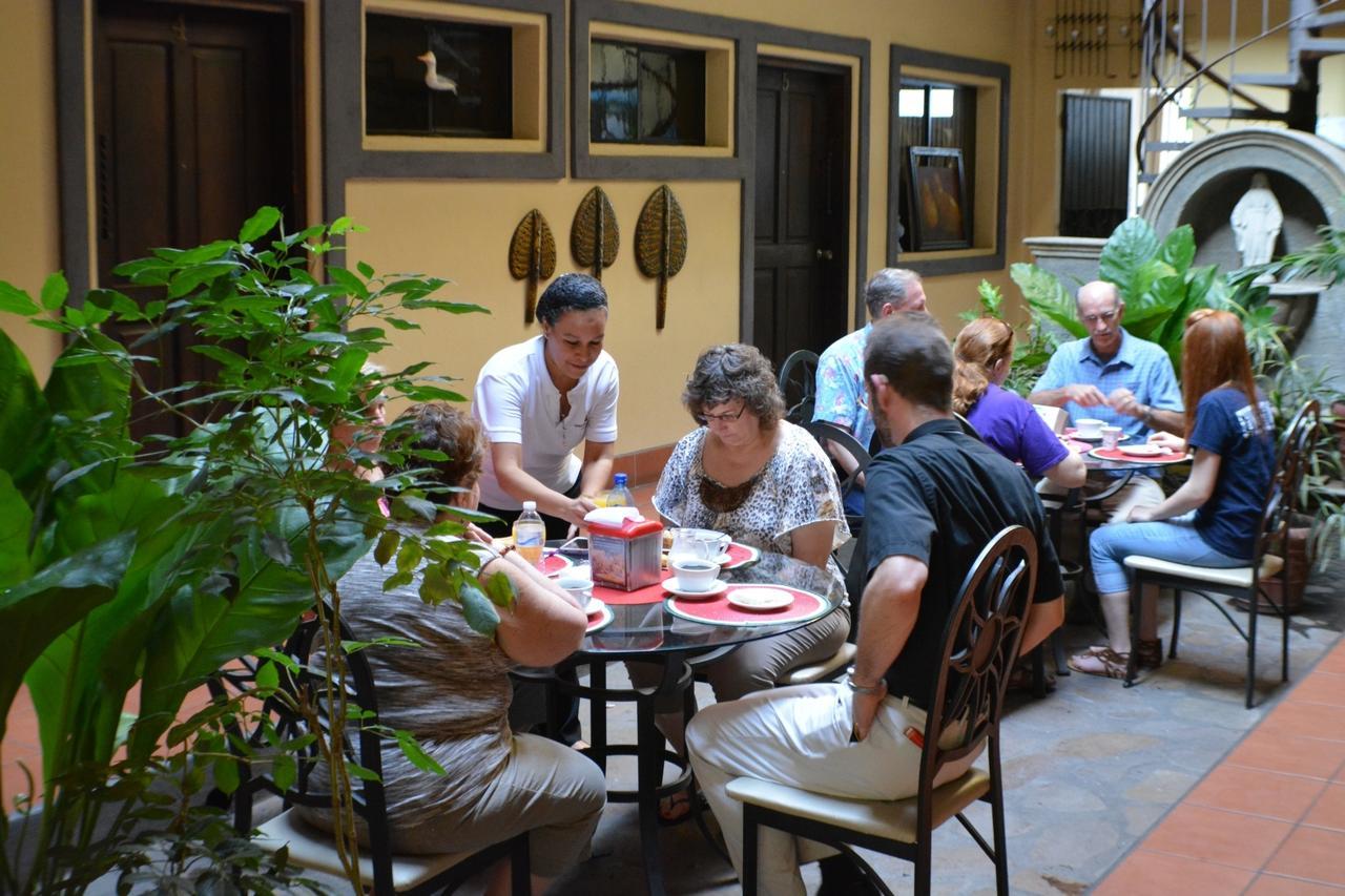 Hotel Los Balcones De Chinandega Exterior photo