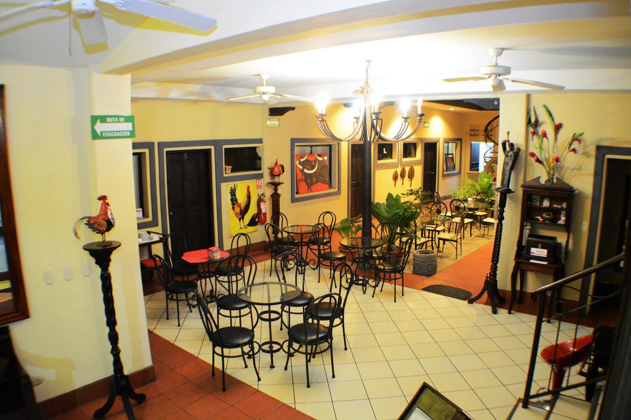Hotel Los Balcones De Chinandega Exterior photo