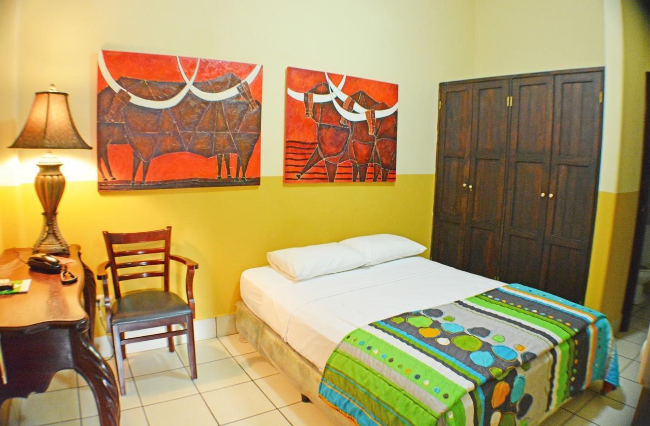 Hotel Los Balcones De Chinandega Room photo