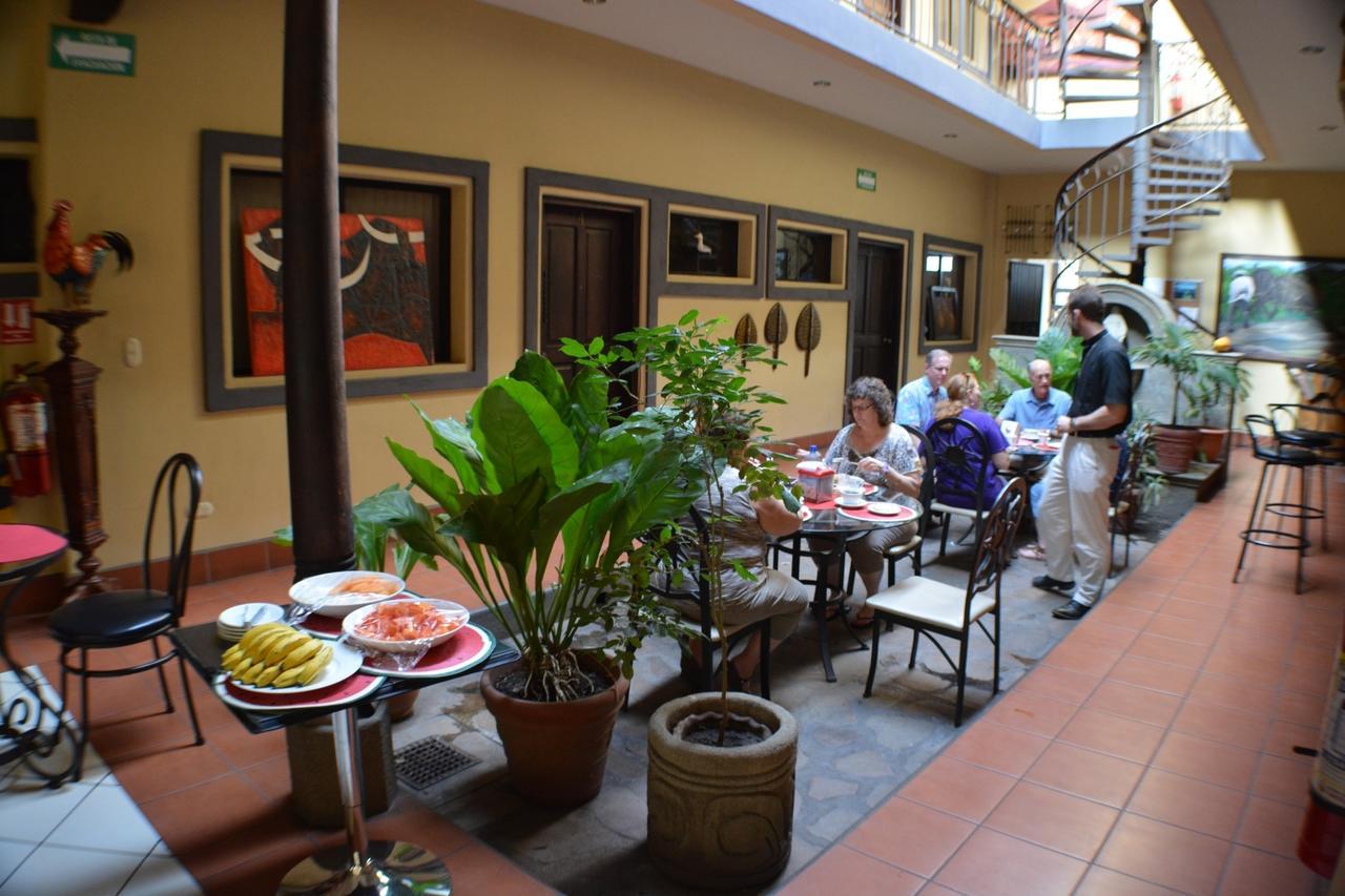 Hotel Los Balcones De Chinandega Exterior photo