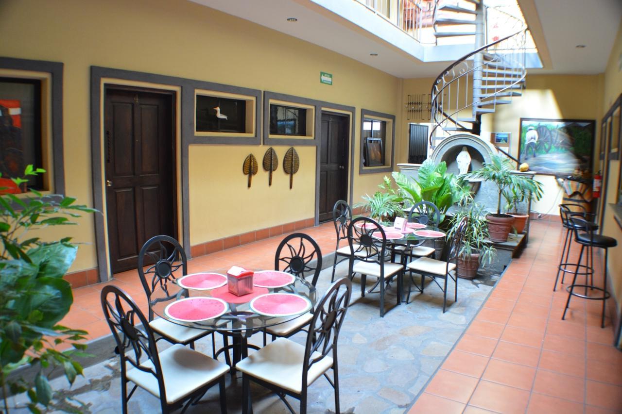 Hotel Los Balcones De Chinandega Exterior photo