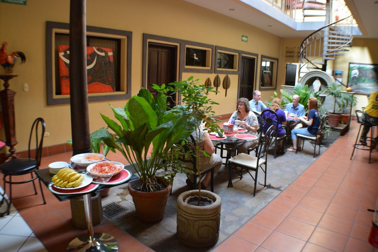 Hotel Los Balcones De Chinandega Exterior photo
